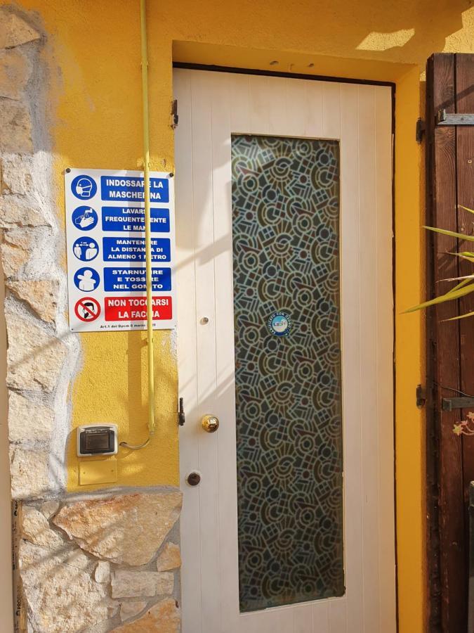 Dora Baltea Monolocale Primo Piano Mansarda Secondo Piano Verona Eksteriør billede
