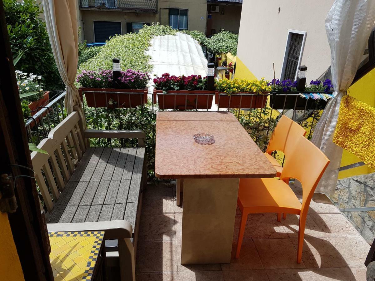 Dora Baltea Monolocale Primo Piano Mansarda Secondo Piano Verona Eksteriør billede